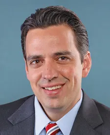 Portrait of Tom Graves