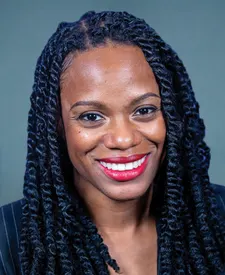 Portrait of Summer L. Lee